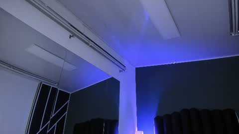 L A U R E L online show from 07/01/26, 05:09