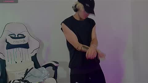 Snapshot of lord_moon_king chatting on 09/16/25, 01:50 lord_moon_king online show from 09/16/25, 01:50