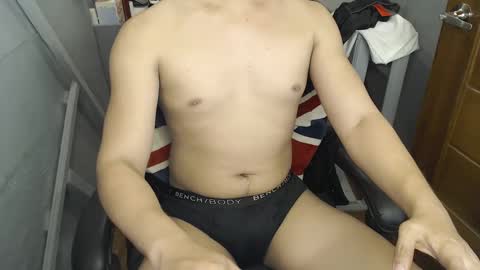 Snapshot of lord_of_cum69 chatting on 12/25/24, 08:40 Macky online show from 12/25/24, 08:40