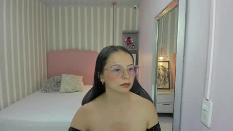 lorelaigiven online show from 11/12/25, 12:27