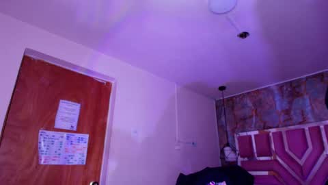 lorem_adams online show from 09/17/25, 11:12