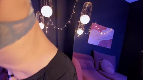 Snapshot of loren_daze chatting on 01/16/25, 01:58 Loren online show from 01/16/25, 01:58