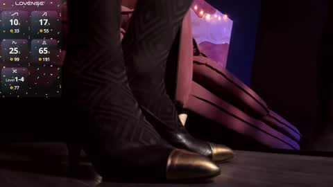 Snapshot of loren_daze chatting on 02/04/25, 01:59 Loren online show from 02/04/25, 01:59