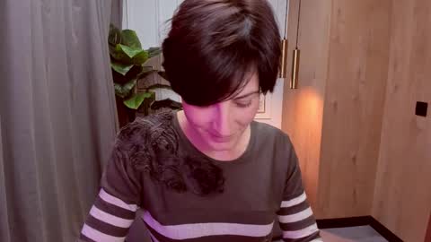 Snapshot of loren_daze chatting on 10/22/25, 02:28 Loren online show from 10/22/25, 02:28