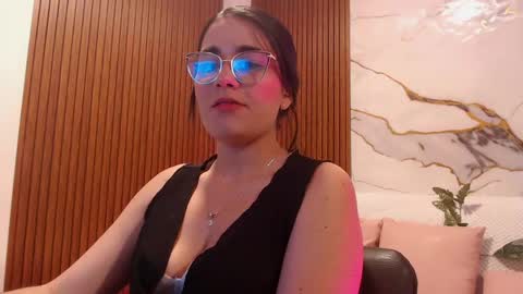 Snapshot of loren_tay chatting on 04/20/26, 03:20 Loren online show from 04/20/26, 03:20