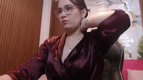 Snapshot of loren_tay chatting on 05/05/26, 02:41 Loren online show from 05/05/26, 02:41