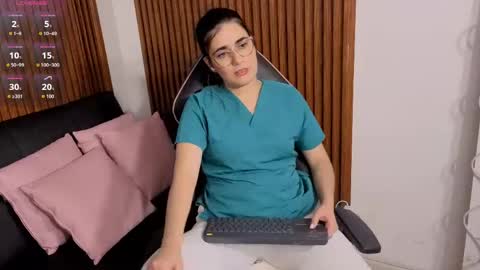 Snapshot of loren_tay chatting on 06/01/26, 02:35 Loren online show from 06/01/26, 02:35