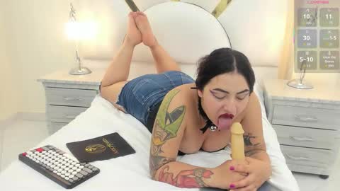 Snapshot of lorena_gate chatting on 11/29/25, 08:12 Lorena Gate online Colombia 230 pm to 930 pm online show from 11/29/25, 08:12