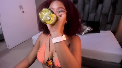 Snapshot of lorena_vieira_ chatting on 01/11/25, 07:49 Lorena Vieira online show from 01/11/25, 07:49