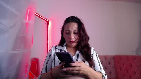 Lorena online show from 02/04/25, 01:23