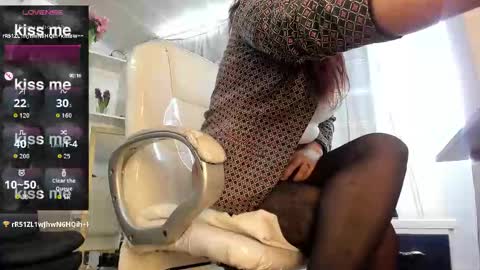 Lorena online show from 10/15/25, 07:58