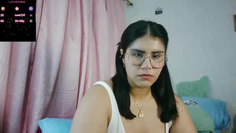 sofia online show from 09/12/25, 04:23