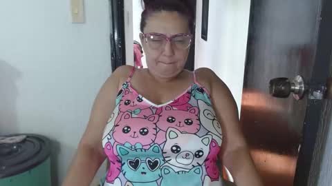 Lorena.. online show from 02/06/25, 06:46