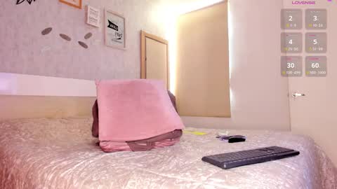 Snapshot of lorendolltsx chatting on 11/18/25, 06:23 Loren online show from 11/18/25, 06:23