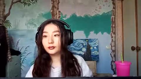 Snapshot of lorenelanosa chatting on 12/15/25, 10:52 Sofia online show from 12/15/25, 10:52