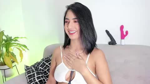 Snapshot of lorens_martin chatting on 11/09/25, 01:20 L O R E N online show from 11/09/25, 01:20