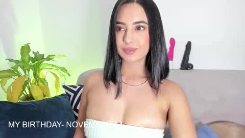 Snapshot of lorens_martin chatting on 11/10/25, 11:15 L O R E N online show from 11/10/25, 11:15