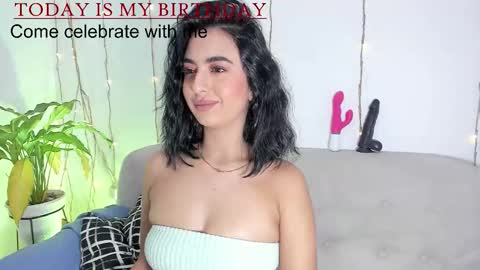 Snapshot of lorens_martin chatting on 12/03/25, 01:53 L O R E N online show from 12/03/25, 01:53