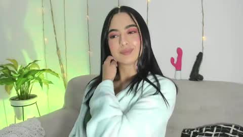 L O R E N online show from 06/05/26, 09:42