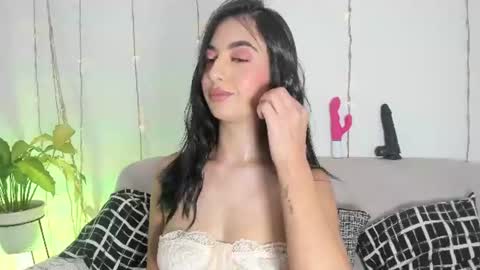 L O R E N online show from 07/22/26, 02:42