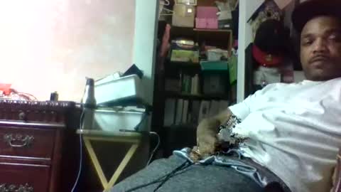 Snapshot of lorenzo082885 chatting on 11/27/25, 11:34 lorenzo082885 online show from 11/27/25, 11:34