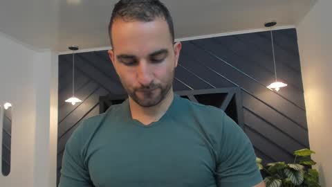  L O R E N Z O  Thumbs Up help  online show from 12/27/24, 05:26