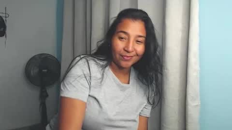 Loretta Gmez online show from 11/19/25, 02:00