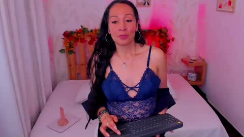 loretta_fraser online show from 10/28/25, 01:36
