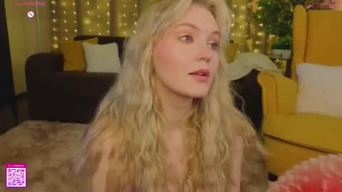 Snapshot of lorettacarnley chatting on 09/13/25, 07:13 Alice online show from 09/13/25, 07:13