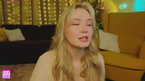 Snapshot of lorettacarnley chatting on 09/18/25, 07:05 Alice online show from 09/18/25, 07:05