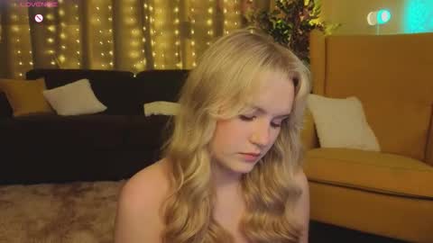 Snapshot of lorettacarnley chatting on 09/23/25, 07:17 Alice online show from 09/23/25, 07:17