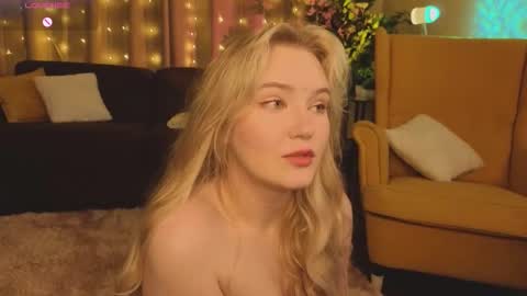 Snapshot of lorettacarnley chatting on 09/25/25, 09:07 Alice online show from 09/25/25, 09:07