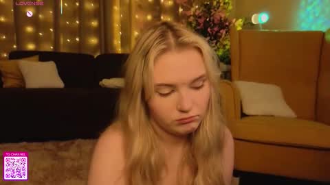 Snapshot of lorettacarnley chatting on 09/26/25, 07:18 Alice online show from 09/26/25, 07:18