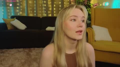 Snapshot of lorettacarnley chatting on 09/28/25, 07:08 Alice online show from 09/28/25, 07:08