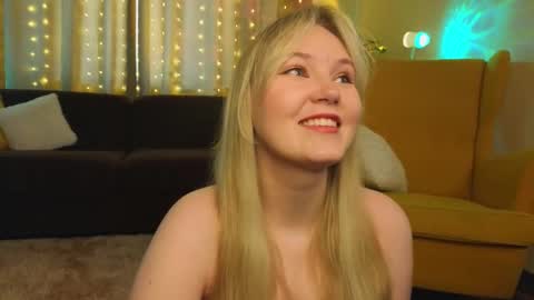 Snapshot of lorettacarnley chatting on 10/19/25, 07:09 Alice online show from 10/19/25, 07:09