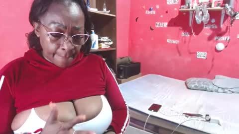 loretybighot online show from 10/09/25, 12:03