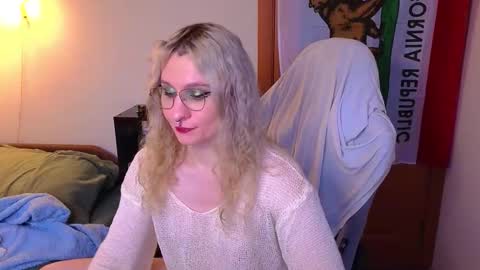 Snapshot of lori_myaf chatting on 02/04/26, 02:23 Lori ----------------------------------- online show from 02/04/26, 02:23