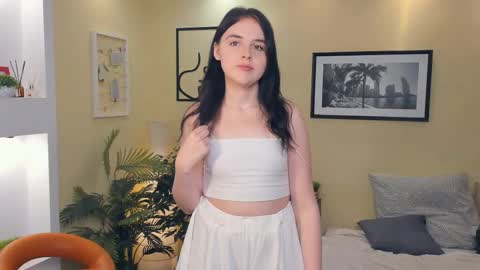 Snapshot of loriabruss chatting on 10/21/25, 07:42 Lori online show from 10/21/25, 07:42