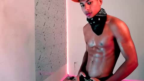 Lorian Vikel  online show from 09/23/25, 10:02