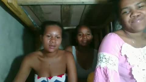 Snapshot of lorienne98 chatting on 05/16/26, 06:21 lorienne98 online show from 05/16/26, 06:21