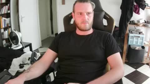 Snapshot of lorigon06 chatting on 09/08/25, 03:33 Lorigon online show from 09/08/25, 03:33