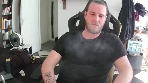 Snapshot of lorigon06 chatting on 09/09/25, 01:32 Lorigon online show from 09/09/25, 01:32