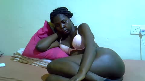 Snapshot of lorr982567 chatting on 10/10/25, 10:20 lorr982567 online show from 10/10/25, 10:20