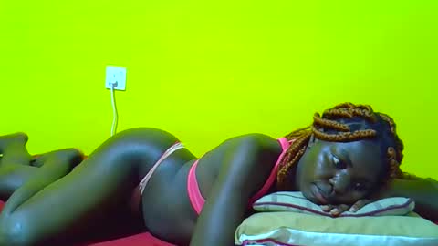 Snapshot of lorr982567 chatting on 11/15/25, 06:04 lorr982567 online show from 11/15/25, 06:04