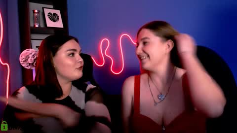 Lora for u online show from 09/25/25, 08:12