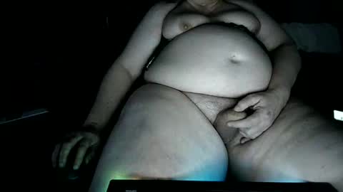 Snapshot of lory_99 chatting on 02/18/26, 11:22 Lory online show from 02/18/26, 11:22