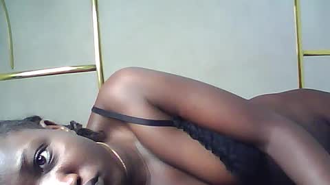 lotty_lavilla online show from 06/17/26, 07:22