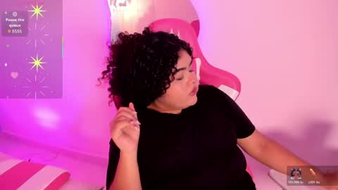 Snapshot of lou_22_ chatting on 04/11/26, 11:36 Lou online show from 04/11/26, 11:36