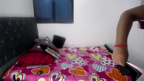 Snapshot of lou_anna02 chatting on 11/04/25, 10:20 lou_anna02 online show from 11/04/25, 10:20