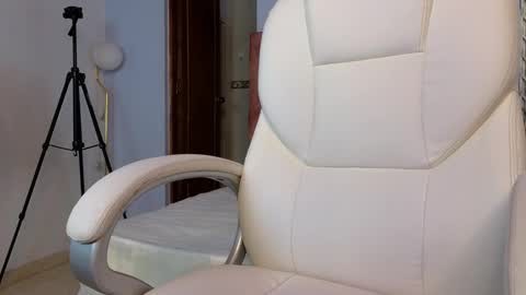  Lou Rosse  online show from 12/19/24, 08:34